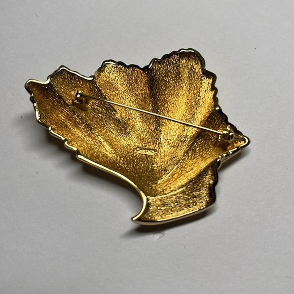 Vintage Chr Dior Leaf Goldtone Gold Tone Brooch Pin Signed Christian Dior RARE - Picture 6 of 8